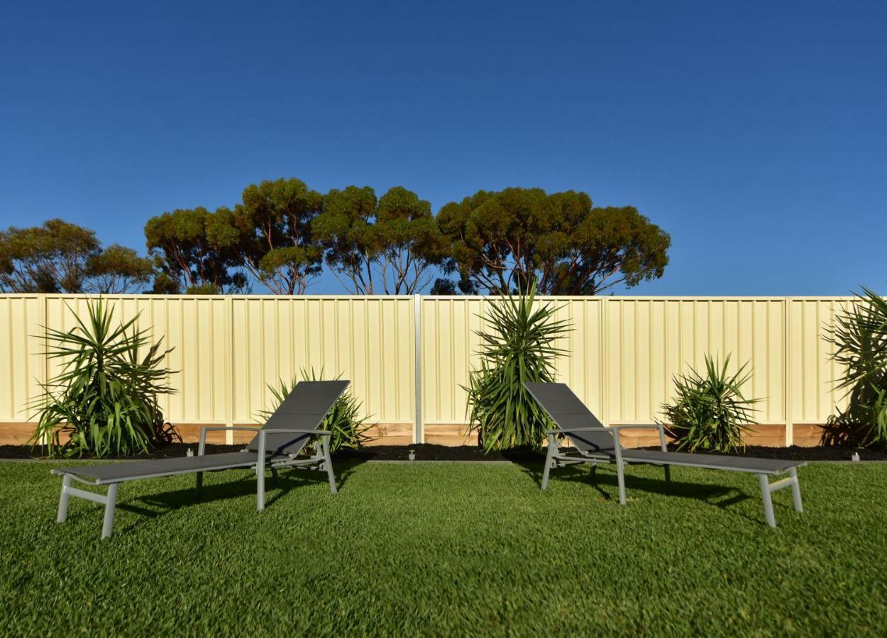 Lake Tyrrell Accommodation Lta Sea Lake Exteriör bild